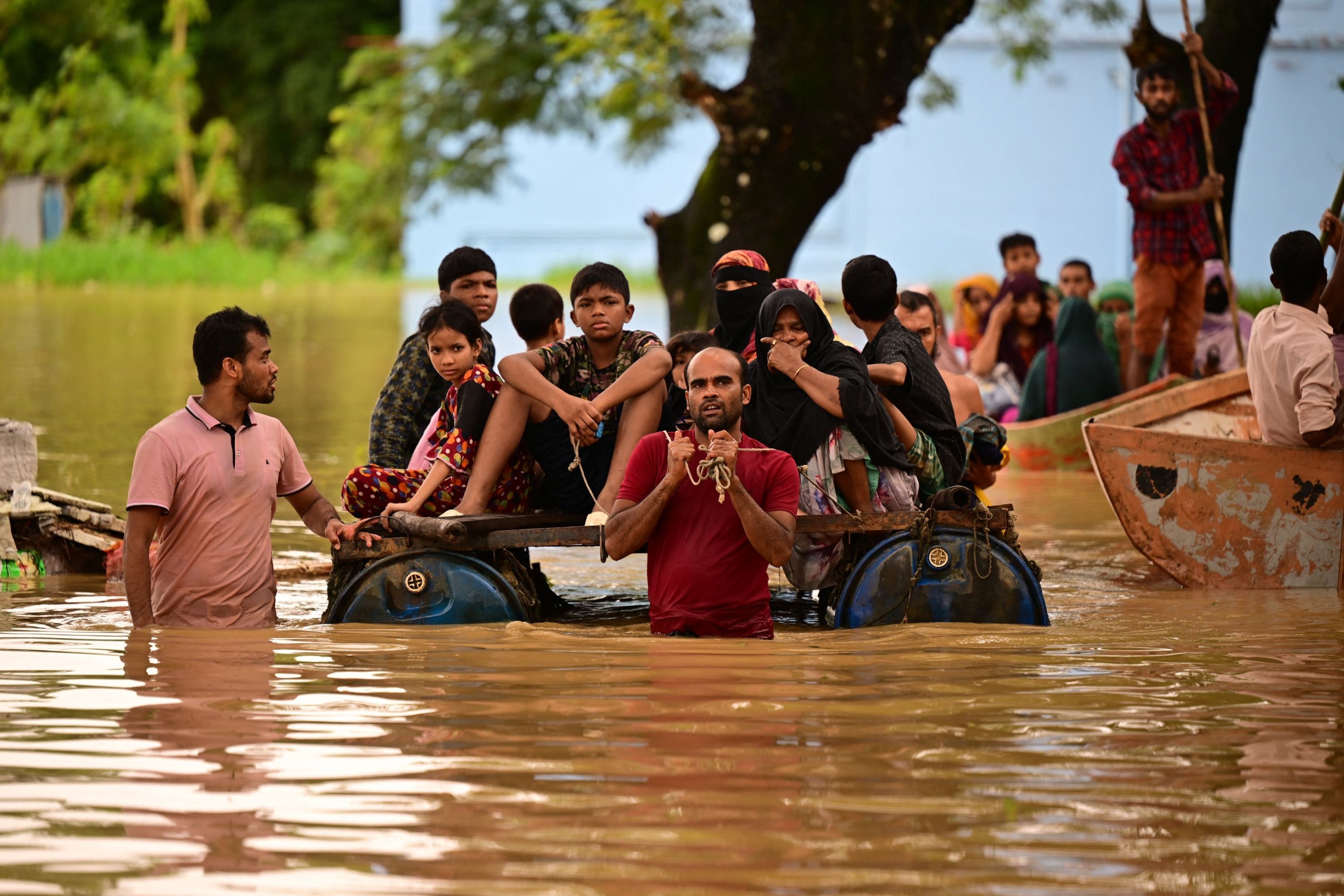 পুর্নবাসনের কাজে সিজেডএমের পাশে থাকুন image