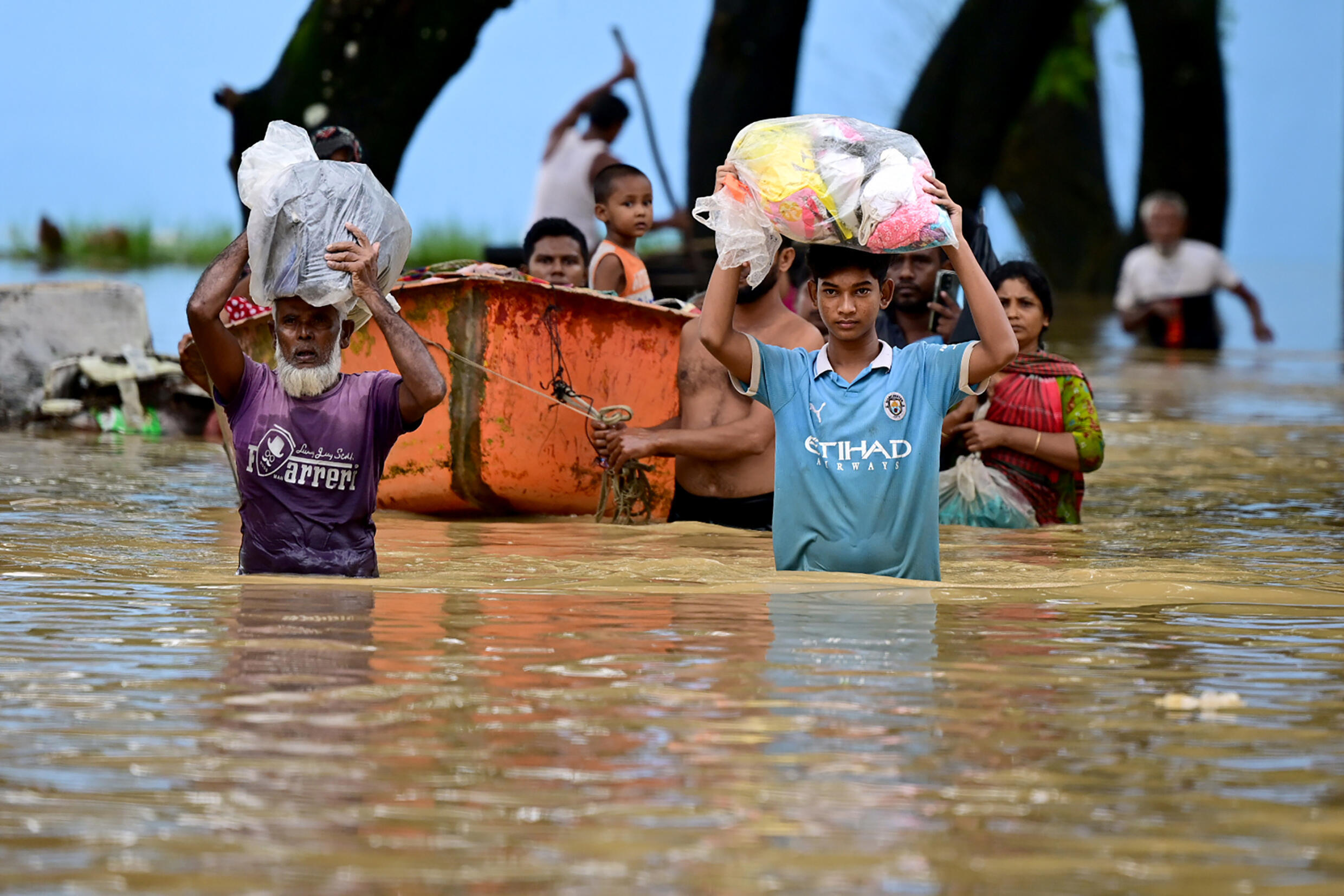 পুর্নবাসনের কাজে সিজেডএমের পাশে থাকুন image